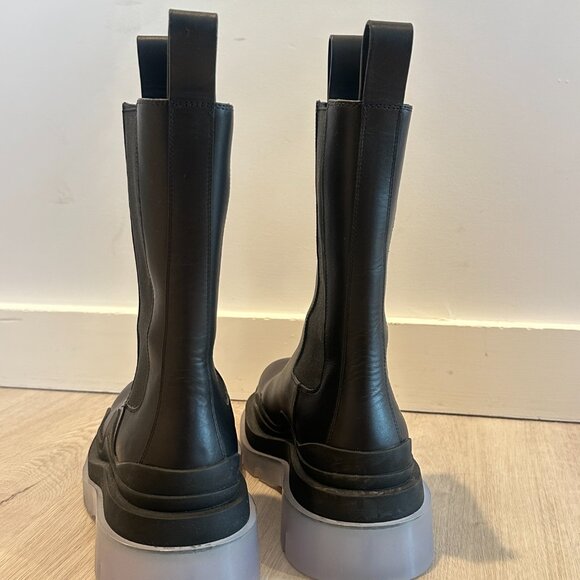 Bottega Veneta Calf Skin The Tire Chelsea Boot in Black and Transparent - Picture 7 of 7